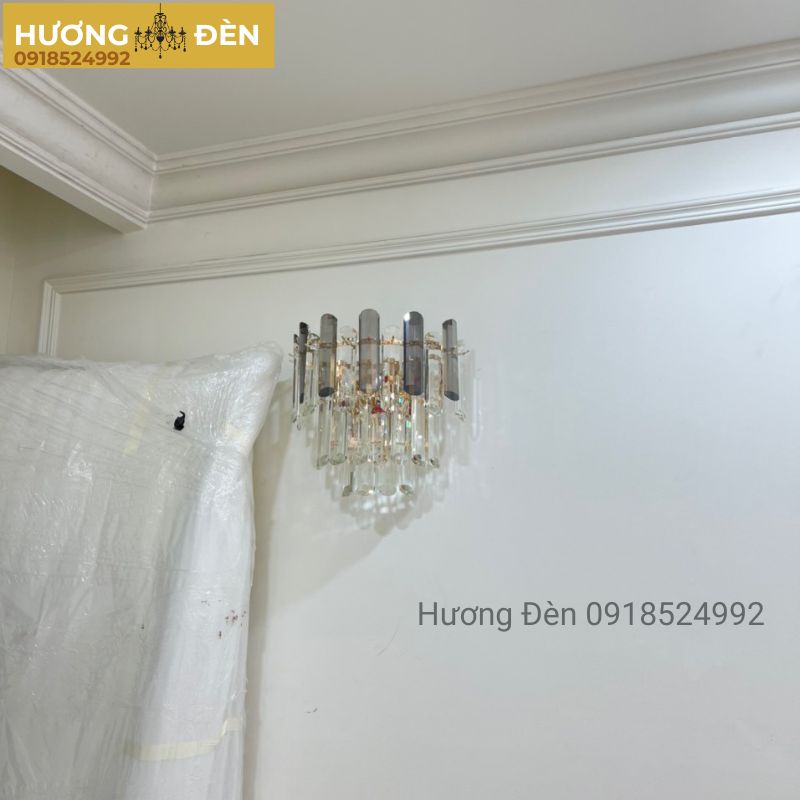 Đèn pha lê treo tường chính hãng VPL88207